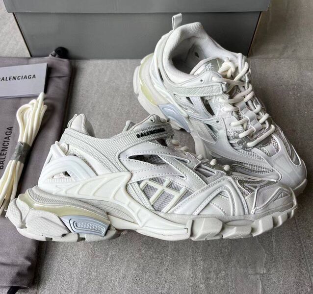 Кроссовки Balenciaga женский кожа белый 137423