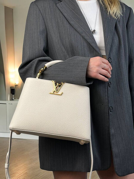 Сумка Louis Vuitton Capucines женский кожа бежевый 156139-2