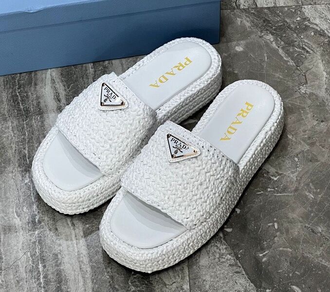 Шлепки Prada женский кожа белый 116798
