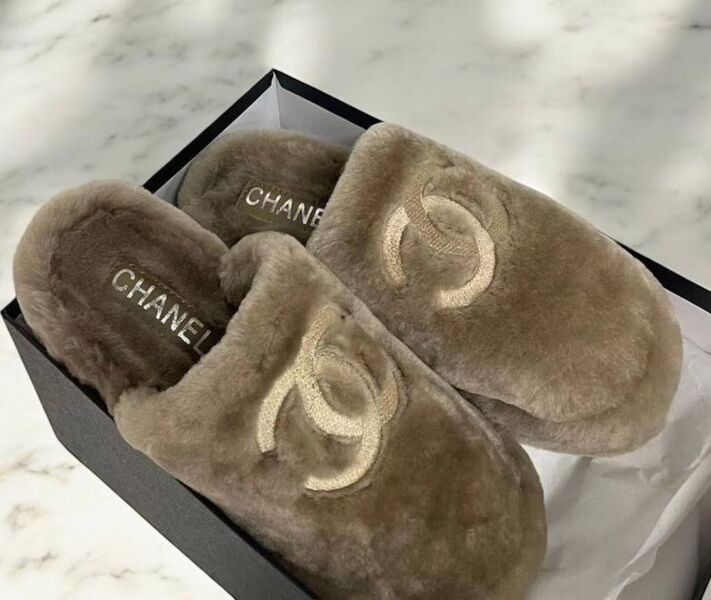 Тапочки Chanel женский натуральный мех бежевый 164171