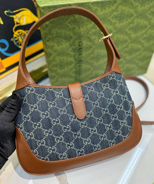 Сумка Gucci женский кожа черный 137907-4