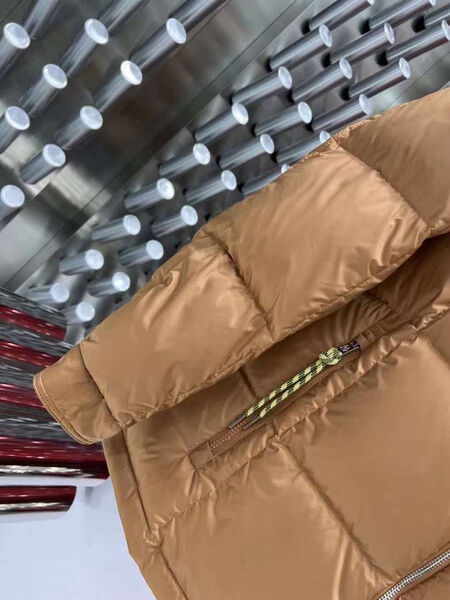 Мужской пуховик Moncler мужской бежевый 161586-9