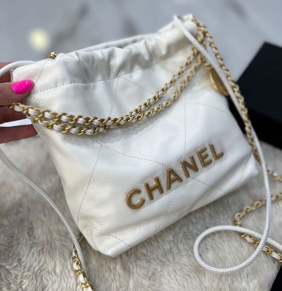 Сумка Chanel 22 женский кожа белый 112223