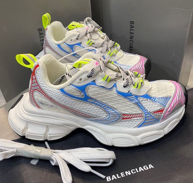 Кроссовки Balenciaga женский кожа белый 104464