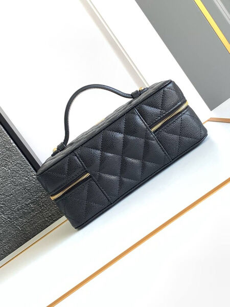 Косметичка Chanel женский кожа черный 156327-5