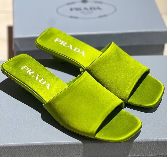 Шлепки Prada женский велюр болотный 154262