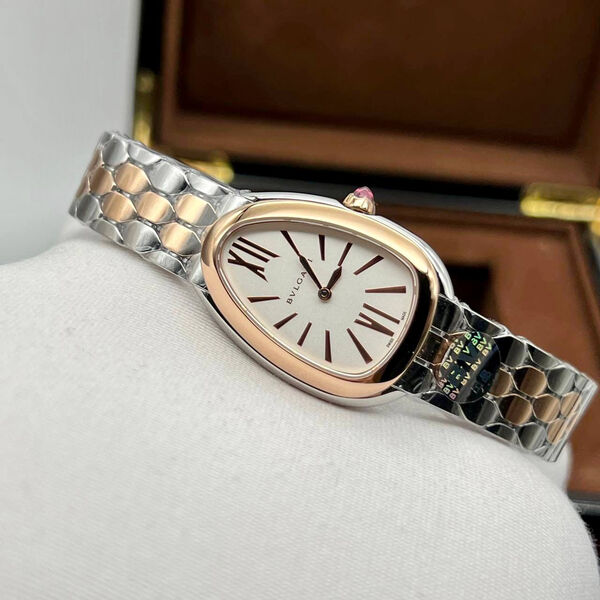 Часы Bvlgari Serpenti Seduttori белый 155559-4