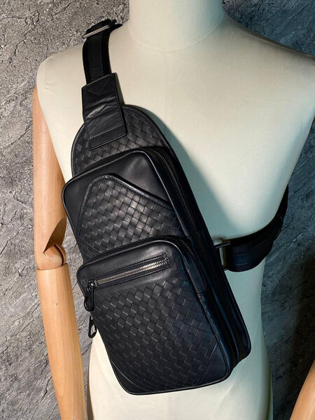 Мужская сумка слинг Bottega Veneta мужской кожа черный 42691