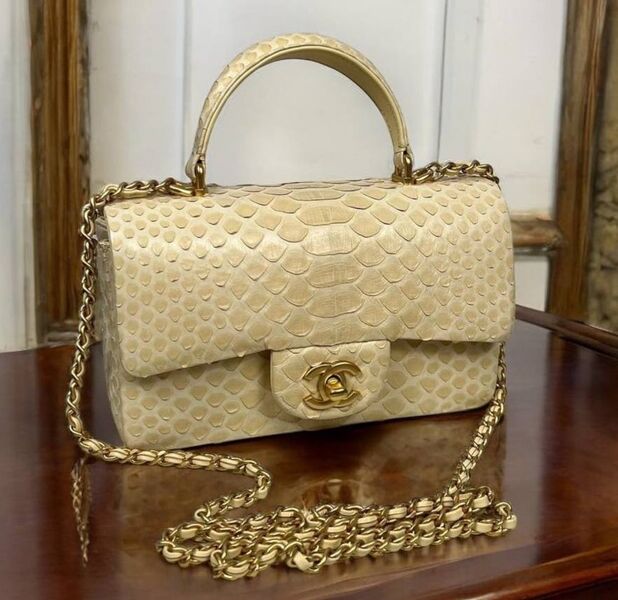 Сумка Chanel женский кожа бежевый 156111