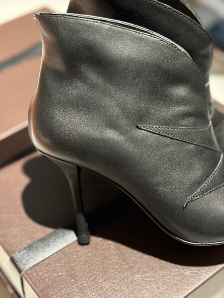Ботильоны Alaïa женский кожа черный 159907-3