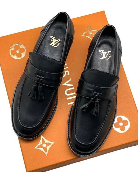 Лоферы Louis Vuitton женский кожа черный 40788