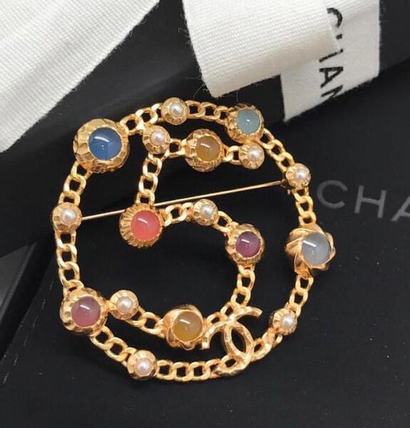 Брошь Chanel 10390