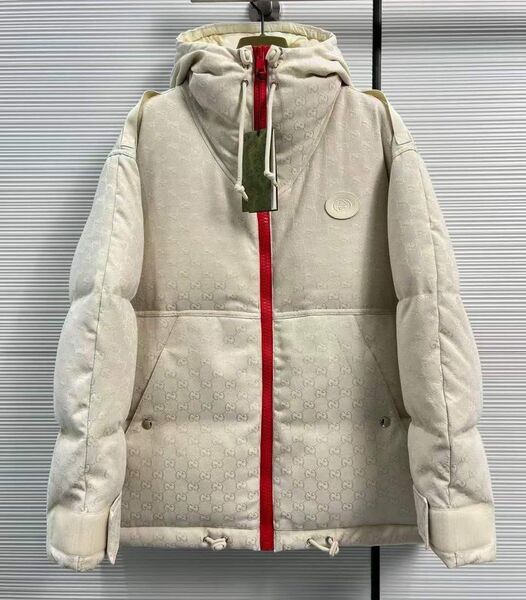 Пуховик Gucci женский бежевый 124550