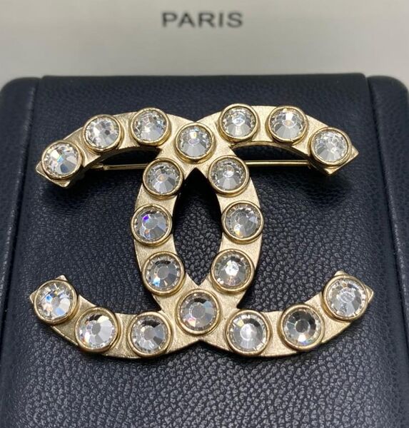 Брошь Chanel 10484