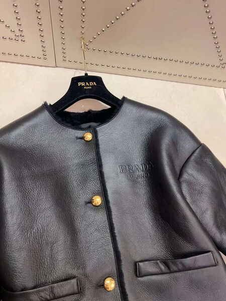 Дубленка Prada женский черный 129642-4