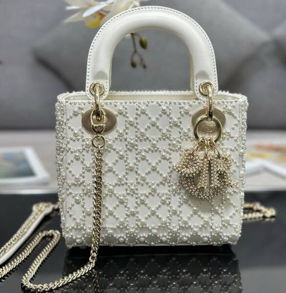 Сумка Christian Dior Lady женский кожа белый 156337