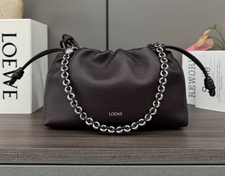 Сумка Loewe женский кожа черный 194821