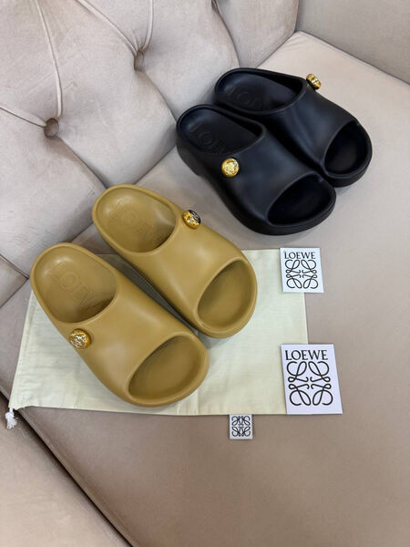 Шлепки Loewe женский бежевый 192545-3