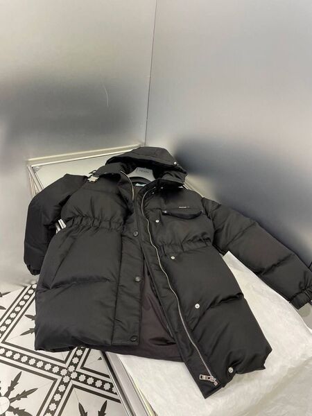 Пуховик Prada женский черный 63232-9