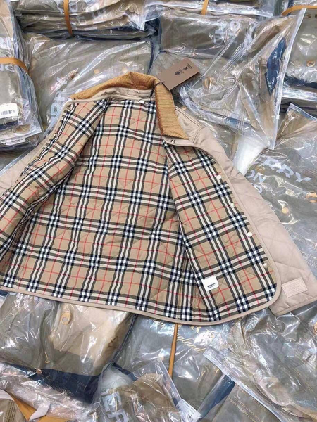 Куртка Burberry женский бежевый 37766-6