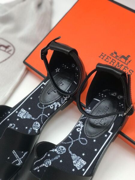 Сандалии Hermès женский кожа черный 66648-5