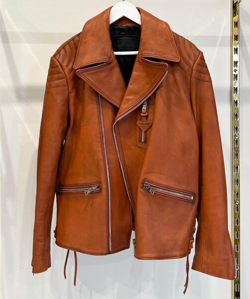 Куртка Prada женский кожа 125207
