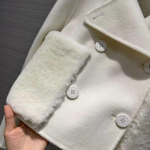 Пальто Prada женский белый 123817-4