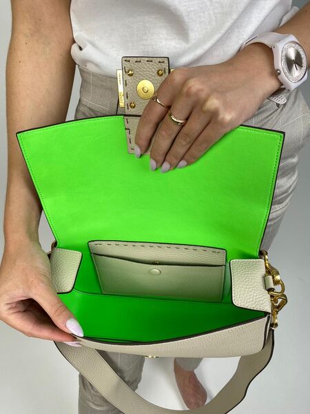 Сумка Fendi Baguette женский кожа бежевый 74668-6