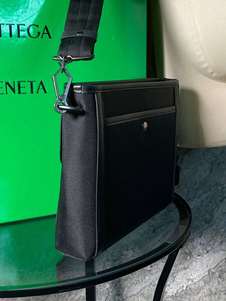 Мужская сумка месенджер Bottega Veneta мужской кожа черный 132081-7