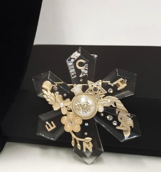 Брошь Chanel 10463