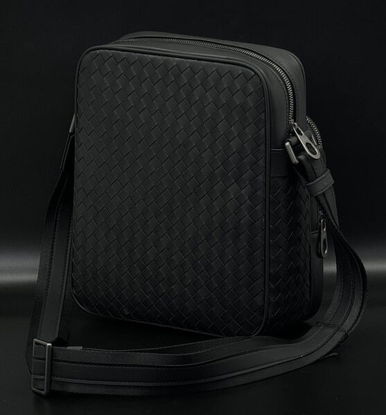 Мужская сумка мессенджер Bottega Veneta мужской кожа черный 193785