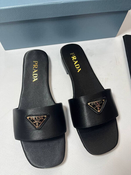 Шлепки Prada женский сатин черный 149534-3