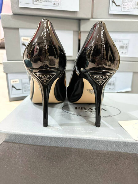 Туфли Prada женский кожа черный 135077-3
