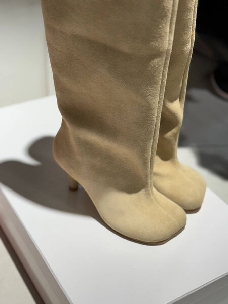 Сапоги Maison Margiela женский замша бежевый 159925-3
