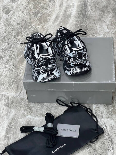 Кроссовки Balenciaga женский кожа графитовый 116478-7