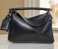 Сумка Loewe женский кожа черный 194892-1
