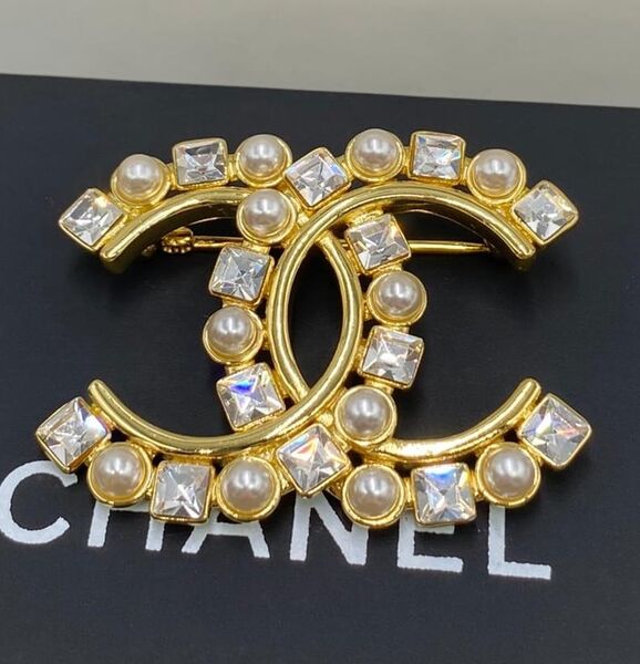 Брошь Chanel 10477