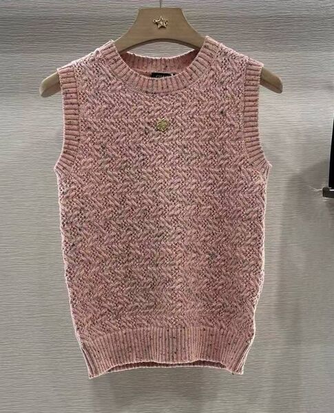 Жилет Chanel женский розовый 194110