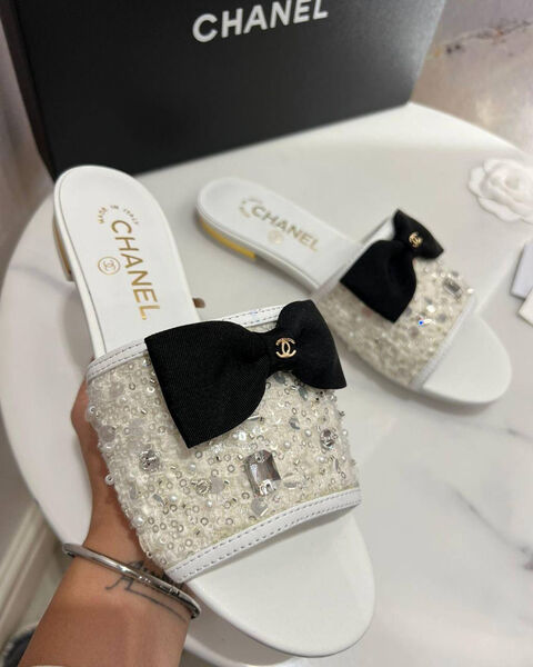 Шлепки Chanel женский текстиль белый 180824-3