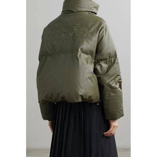 Пуховик Maison Margiela женский болотный 127386-2