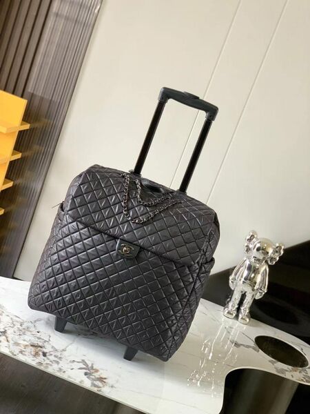 Чемодан Chanel женский нейлон черный 116418-3