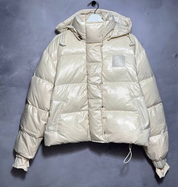Пуховик Fendi женский бежевый 129166