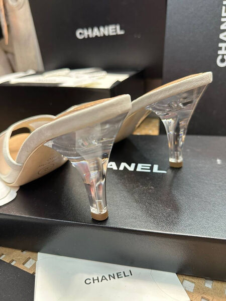 Шлепки Chanel женский кожа белый 154783-2