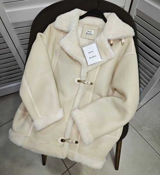 Дубленка Acne Studios женский белый 166185