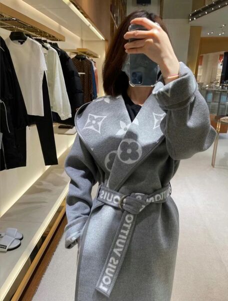 Пальто Louis Vuitton женский графитовый 56088-4