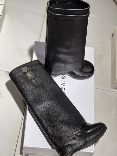 Сапоги Givenchy женский кожа черный 134297-7
