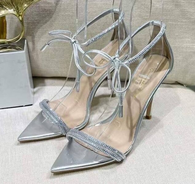 Босоножки Gianvito Rossi женский графитовый 157026