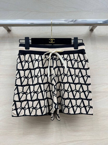 Костюм Valentino женский черный 144970-3