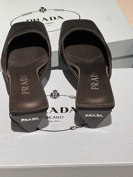 Шлепки Prada женский черный 146563-2