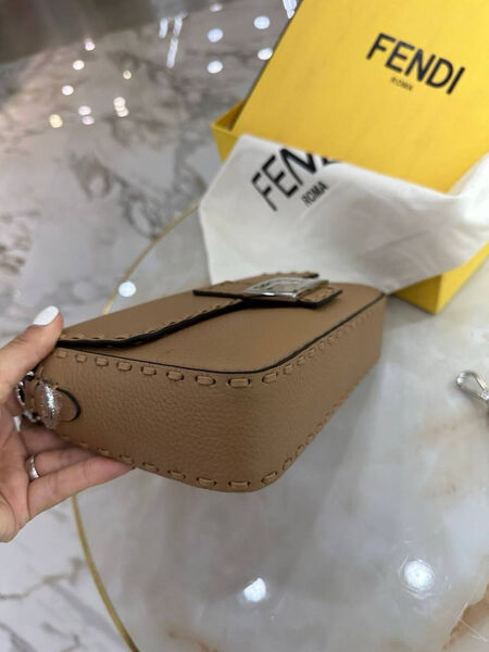 Сумка Fendi женский кожа бежевый 142101-9